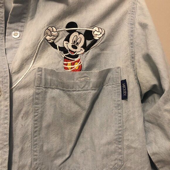 VINTAGE MICKEY MOUSE LIGHT WASH BUTTON DOWN - Picture 3 of 7